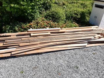Hout om te geven beschikbaar voor biedingen
