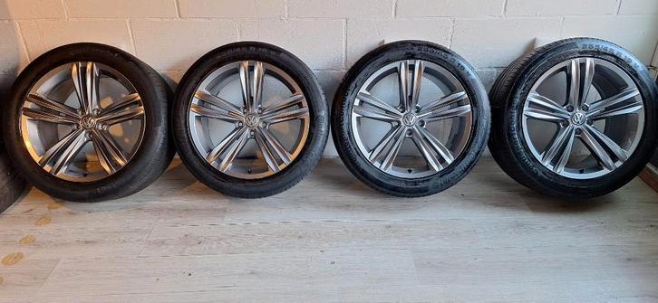 Jantes 19 pouces VW Tiguan T-Roc R-Line Sebring + pneus, Autos : Pièces & Accessoires, Autres pièces automobiles, Volkswagen, Utilisé