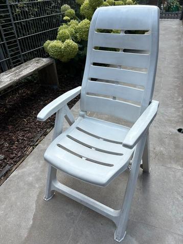 2 Tuinstoelen beschikbaar voor biedingen