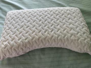 Ergonomisch latexschuimhoofdkussen   SIT & SLEEP beschikbaar voor biedingen