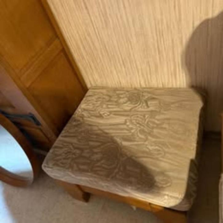 3 1zit stoelen en 1 bankje, Huis en Inrichting, Stoelen, Gebruikt, Drie, Hout, Stof, Overige kleuren, Ophalen