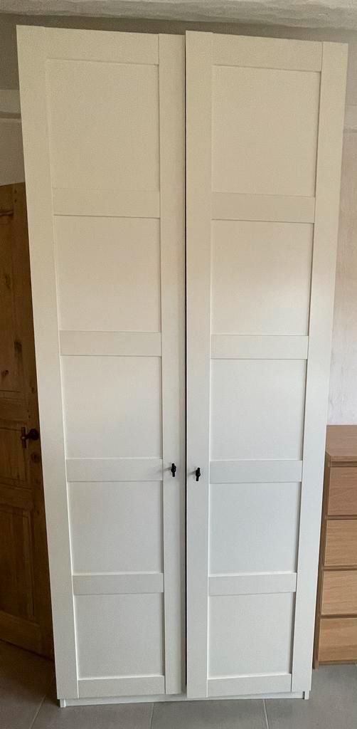 Grote witte kast (frame Pax en deuren Bergsbo), Huis en Inrichting, Kasten | Kleerkasten, Zo goed als nieuw, Ophalen