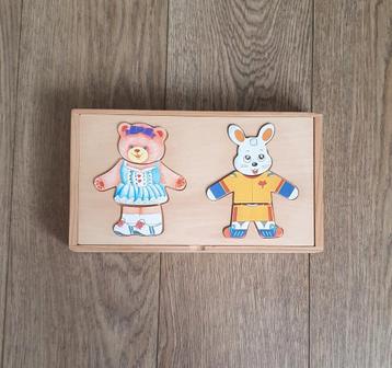 Houten legpuzzel (beer en konijn) beschikbaar voor biedingen