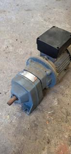 Elektromotor met reductie, Ophalen
