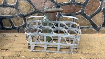 Franse metalen flessendrager vintage beschikbaar voor biedingen
