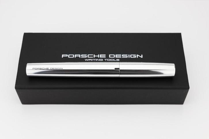 Porsche Design Solid vulpen (M penpunt), Verzamelen, Pennenverzamelingen, Nieuw, Vulpen, Overige merken, Met doosje, Ophalen of Verzenden