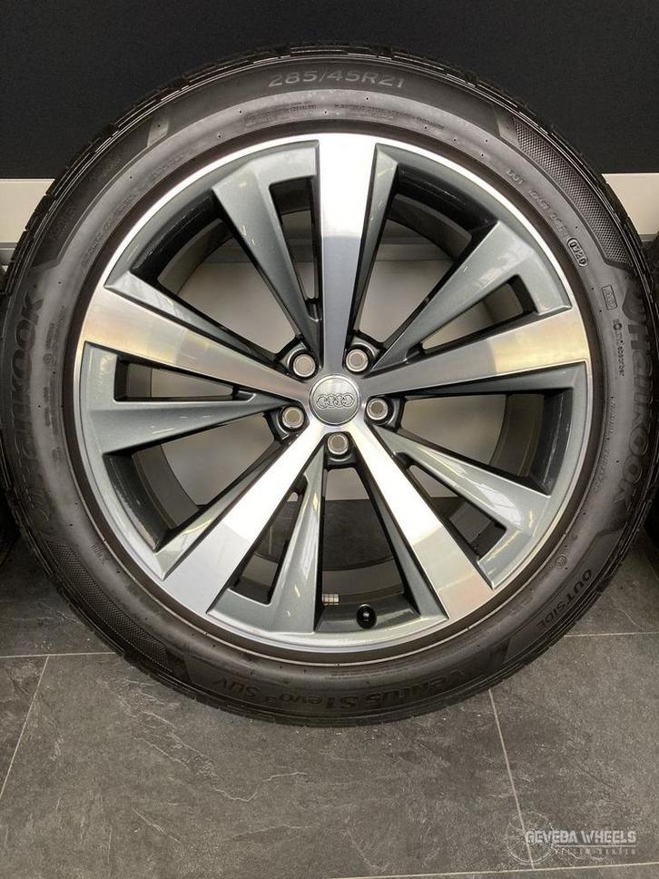 21” originele Audi Q8 / SQ8 velgen + banden 4M8 601 025AA, Auto-onderdelen, Banden en Velgen, Banden en Velgen, Zomerbanden, 21 inch