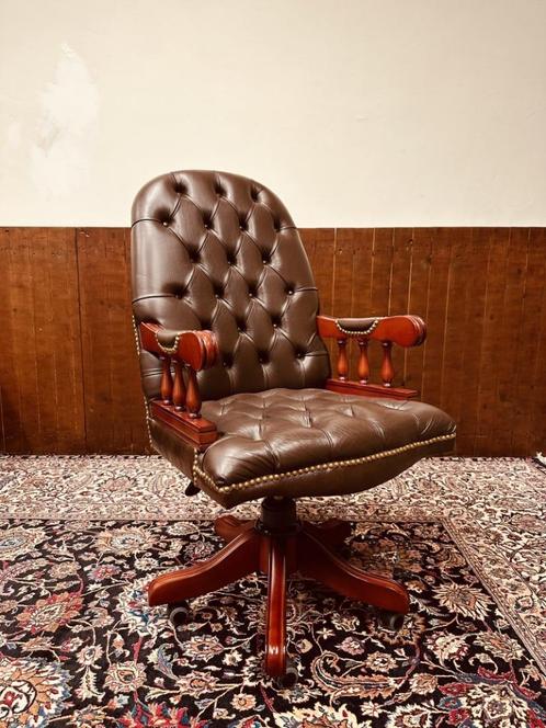 Engelse Chesterfield President Chair Bureaustoel, Antiek en Kunst, Antiek | Kantoor en Zakelijk, Ophalen of Verzenden