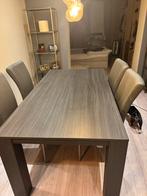 Table structure solide + 4 chaises. Couleur grise, Enlèvement, Comme neuf