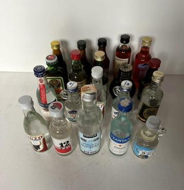 20 Miniatuur Ouzo (9x), Raki, App de Namur. .. flesjes - vol beschikbaar voor biedingen
