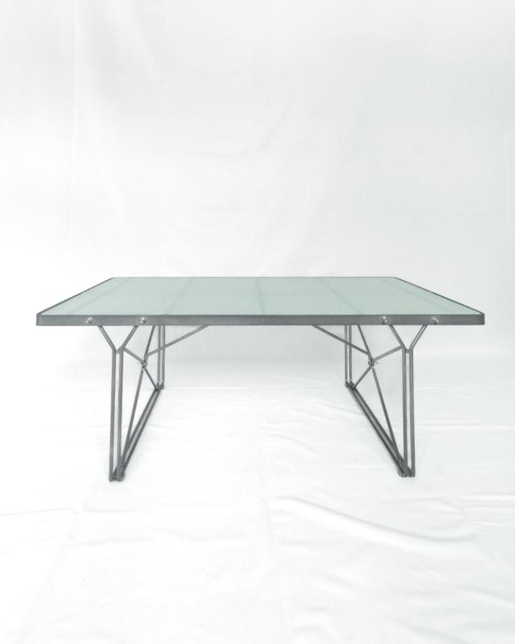 Moment salontafel van Niels Gammelgaard, Huis en Inrichting, Tafels | Salontafels, Zo goed als nieuw, Rechthoekig, Glas, Metaal