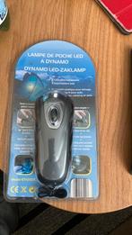 Led lamp dynamo 3 led nieuw, Caravans en Kamperen, Zaklampen, Zo goed als nieuw