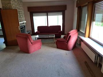 salon met salontafel beschikbaar voor biedingen