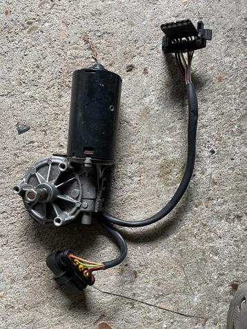 Moteur essuie glace Bosch beschikbaar voor biedingen