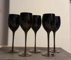 5 zwarte wijnglazen, Collections, Verres & Petits Verres, Enlèvement, Comme neuf
