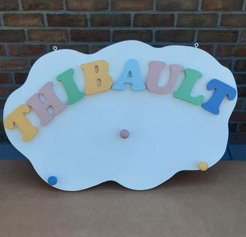 Kapstok met naam "THIBAULT" beschikbaar voor biedingen