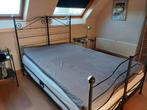 Zwart gietijzeren bed met lattenbodem, Huis en Inrichting, Slaapkamer | Bedden, Ophalen, Gebruikt, Zwart, 140 cm
