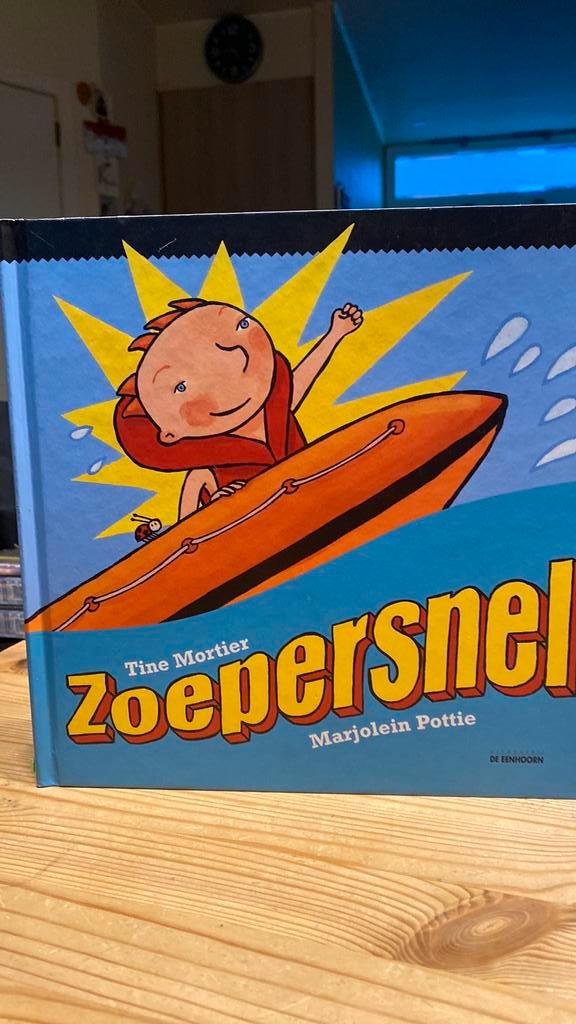 Tine Mortier - Zoepersnel, Boeken, Prentenboeken en Plaatjesalbums, Zo goed als nieuw, Prentenboek, Ophalen