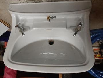 vintage wasbak beschikbaar voor biedingen