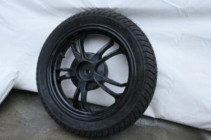 Nieuw Michelin banden SYM., Motoren, Overige Motoren, Ophalen