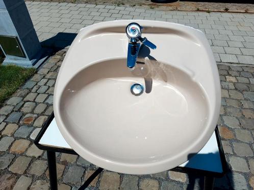 Lavabo / wasbak met kraan, Doe-het-zelf en Bouw, Sanitair, Gebruikt, Wastafel, Steen, Ophalen