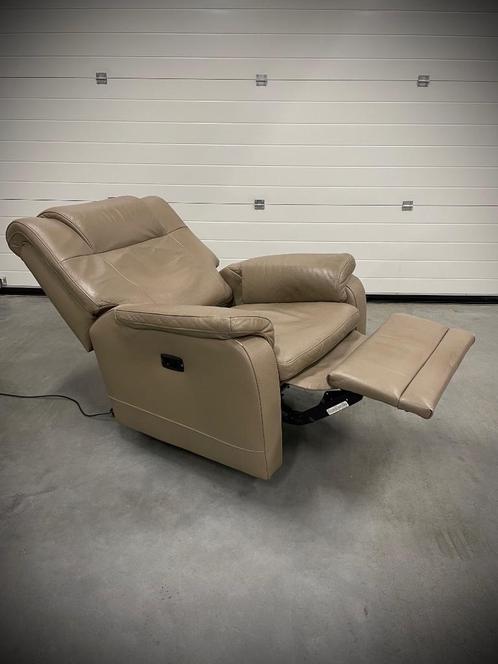 Elektrische relax fauteuil in leder, Huis en Inrichting, Fauteuils, Gebruikt, Leer, Ophalen