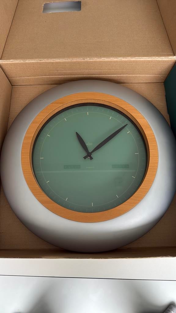 Karlsson wandklok 45cm, Electroménager, Réveils, Comme neuf, Enlèvement