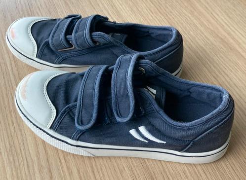 Turnschoenen turnpantoffels Panther maat 35, Kinderen en Baby's, Kinderkleding | Schoenen en Sokken, Gebruikt, Sportschoenen, Jongen of Meisje
