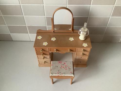 Vintage meubel make-up tafel voor Barbie/Fleur, Kinderen en Baby's, Speelgoed | Poppenhuizen, Gebruikt, Accessoires, Ophalen
