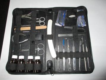 voet - hand verzorgingsset , manicure pedicure set in etui ,, Enlèvement ou Envoi, Utilisé, Autres types