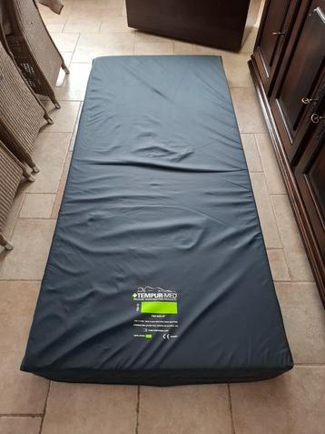 Tempur zorgmatras met hoes beschikbaar voor biedingen