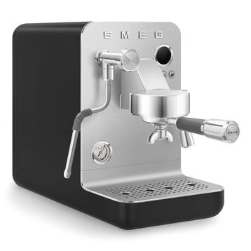pakket met smeg EMC02BLMEU en koffiemolen CGFS02SSEU beschikbaar voor biedingen