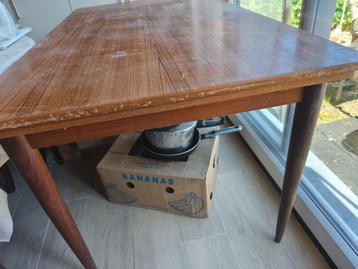 Vintage eettafel in Scandinavich Design uit de jaren1960 beschikbaar voor biedingen