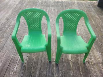 2 kinderstoeltjes beschikbaar voor biedingen