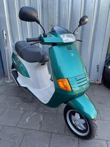 Piaggio Skr 125cc 6000km in nieuwstaat beschikbaar voor biedingen