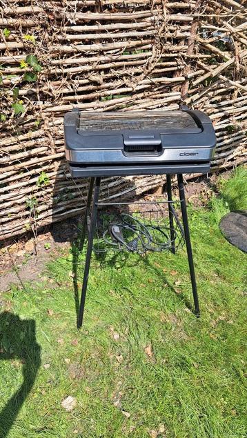 Elektrische barbecue beschikbaar voor biedingen