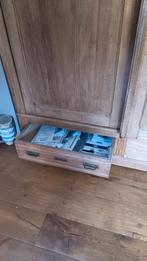 Garde robe ancienne, Enlèvement