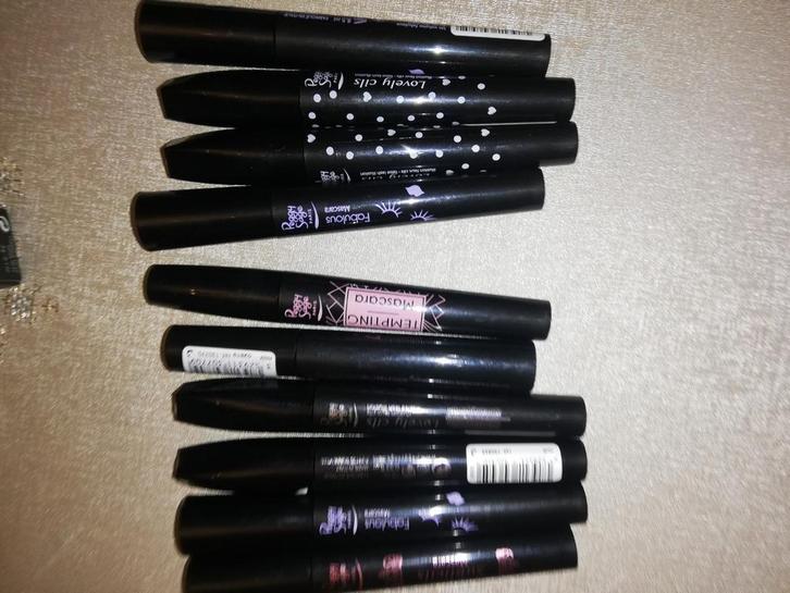 lot de maquillage Peggy sage(professionel), Bijoux, Sacs & Beauté, Beauté | Cosmétiques & Maquillage, Neuf, Maquillage, Yeux, Rouge