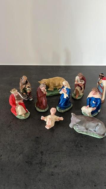 10 zeer oude kerstfiguren beschikbaar voor biedingen