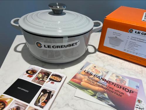 Le Creuset Vapeur 20 cm met zwarte binnenkant, Huis en Inrichting, Keuken | Potten en Pannen, Nieuw, Koekenpan of Braadpan, Gietijzer