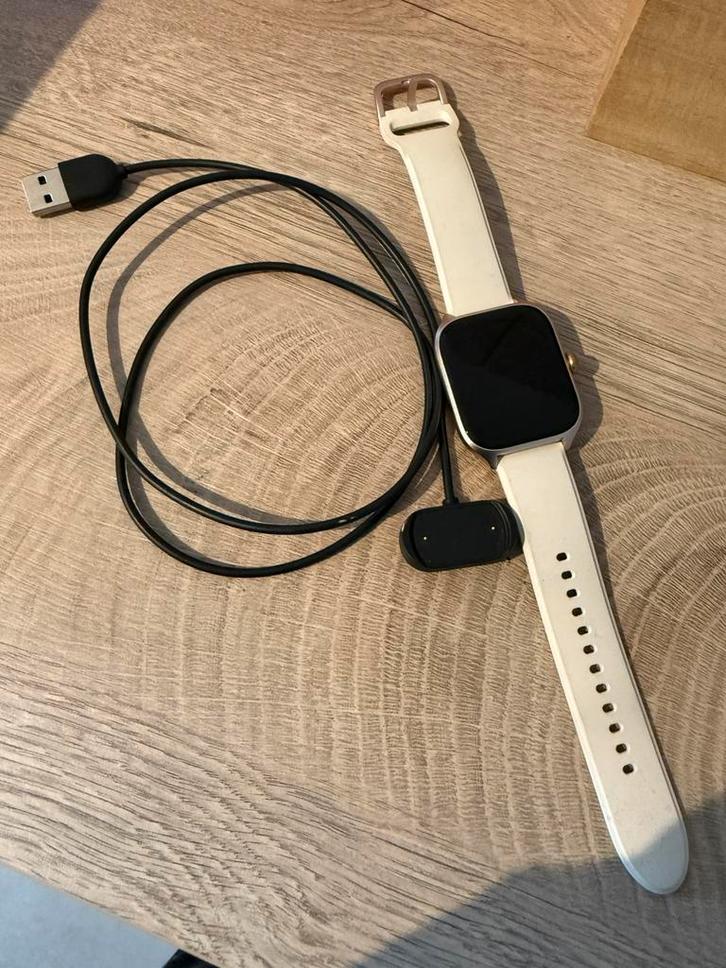 Smart watch Amazfit gts 4 met oplader., Handtassen en Accessoires, Smartwatches, Zo goed als nieuw, iOS, Wit, Afstand, Calorieverbanding