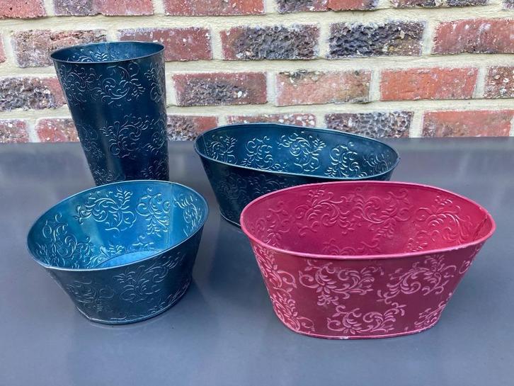 4 soorten Zinken potjes met embossed dessin. Grote voorraad, Huis en Inrichting, Woonaccessoires | Overige, Nieuw, Ophalen