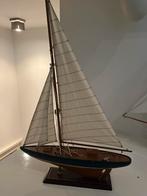 Houten zeilboot, Ophalen, Zo goed als nieuw