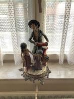 Beeldje postuur binnen decoratie, Ophalen