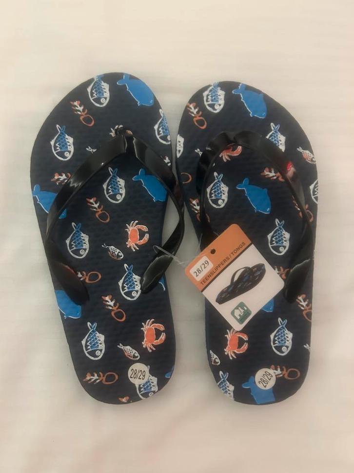 Nieuwe teenslippers voor jongen maat 28-29, Kinderen en Baby's, Kinderkleding | Schoenen en Sokken, Nieuw, Overige typen, Jongen