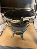 Metalen bbq , tafelmodel, Tuin en Terras, Ophalen, Zo goed als nieuw, Met accessoires