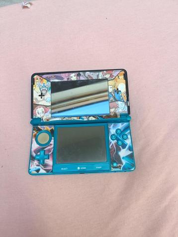 Lot ds lite + 2ds + 3ds + jeux et étuis  disponible aux enchères