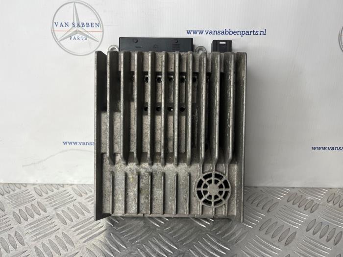 Radio versterker van een Mercedes C-Klasse, Auto-onderdelen, Elektronica en Kabels, Mercedes-Benz, Gebruikt, 3 maanden garantie