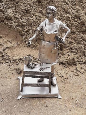 Gedetailleerd tinnen beeld/sculptuur van de beenhouwer🍗🥩 beschikbaar voor biedingen