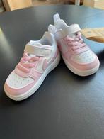 Nike baby sneakers maat 22, Kinderen en Baby's, Ophalen of Verzenden, Nieuw